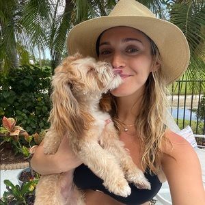 Meet your Posher, Alexandra